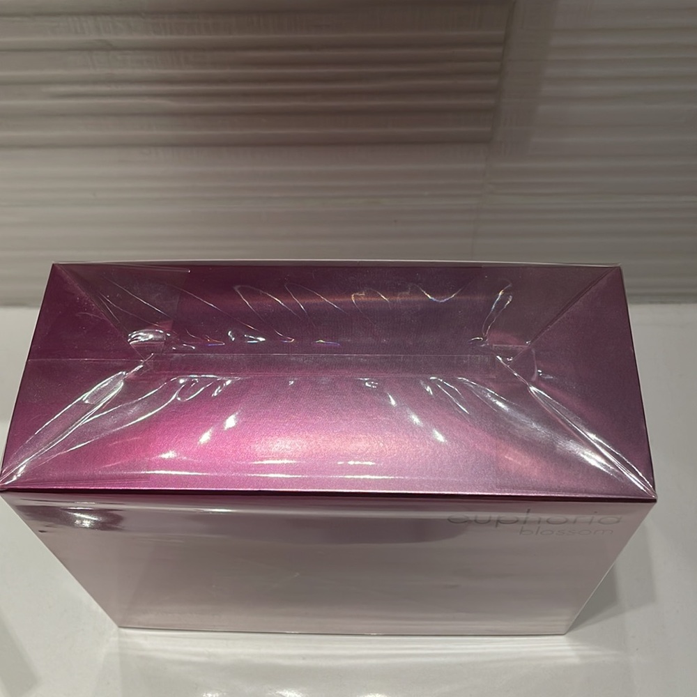 SOLD Euphoria Blossom Calvin Klein EDT Spray 3.4 oz / 100 ml Brand New Box - Picture 3 of 3